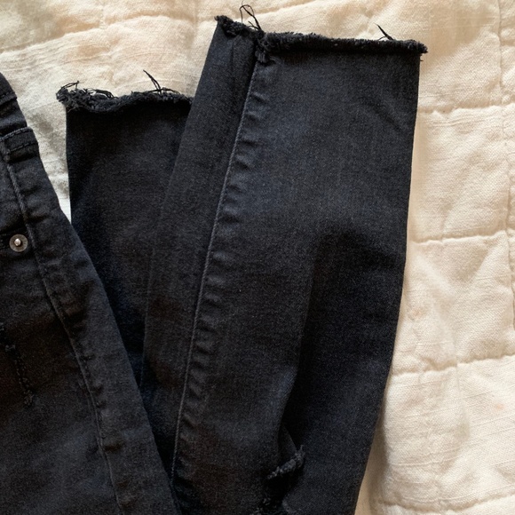 Old Navy Rockstar Black Ripped Ankle Jeans - Picture 2 of 2